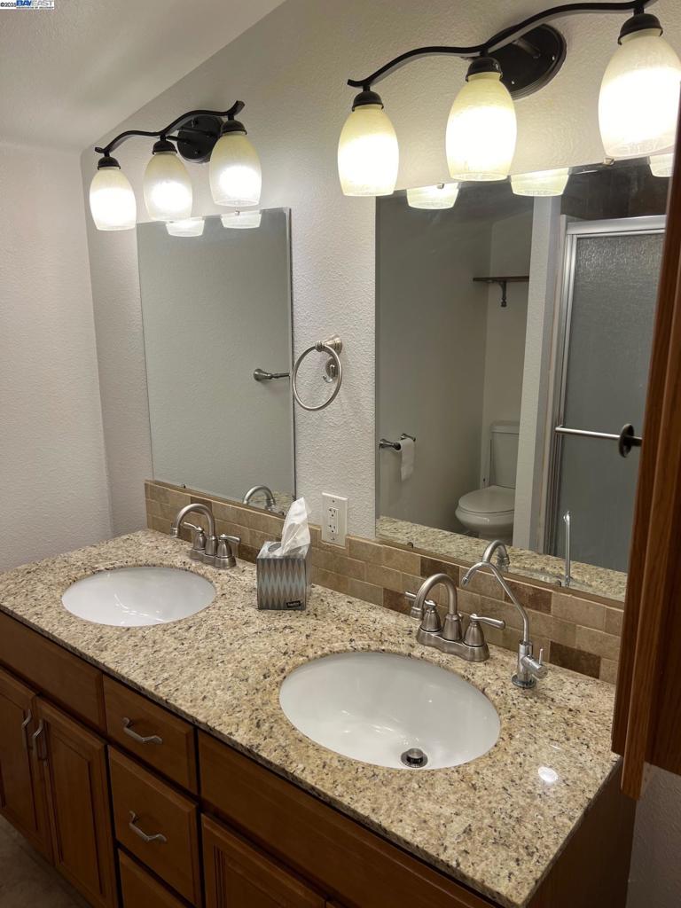 DELTAWAONT - Residential Lease