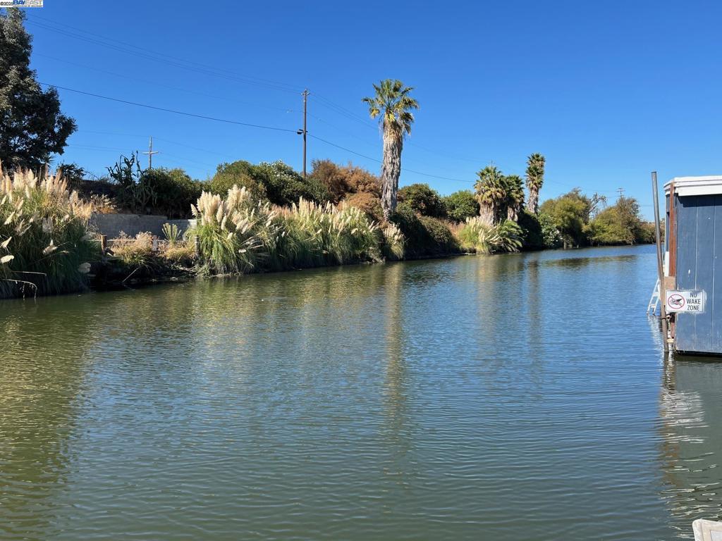 DELTAWAONT - Residential Lease