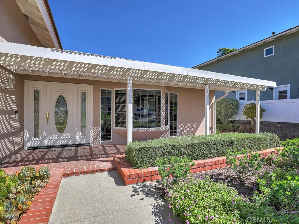 Mission Viejo, California 92691, United States, 3 Bedrooms Bedrooms, ,3 BathroomsBathrooms,Residential,Pending,201354