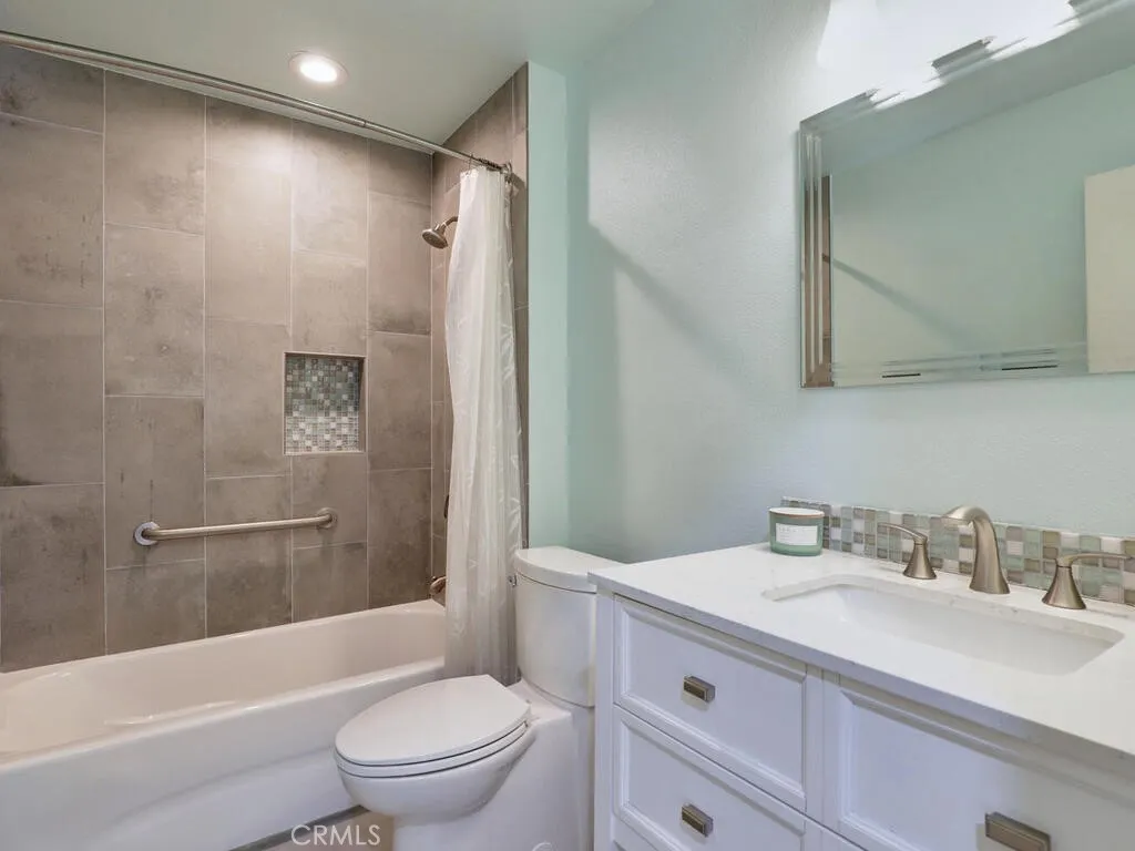 Mission Viejo, California 92691, United States, 3 Bedrooms Bedrooms, ,3 BathroomsBathrooms,Residential,Pending,201354