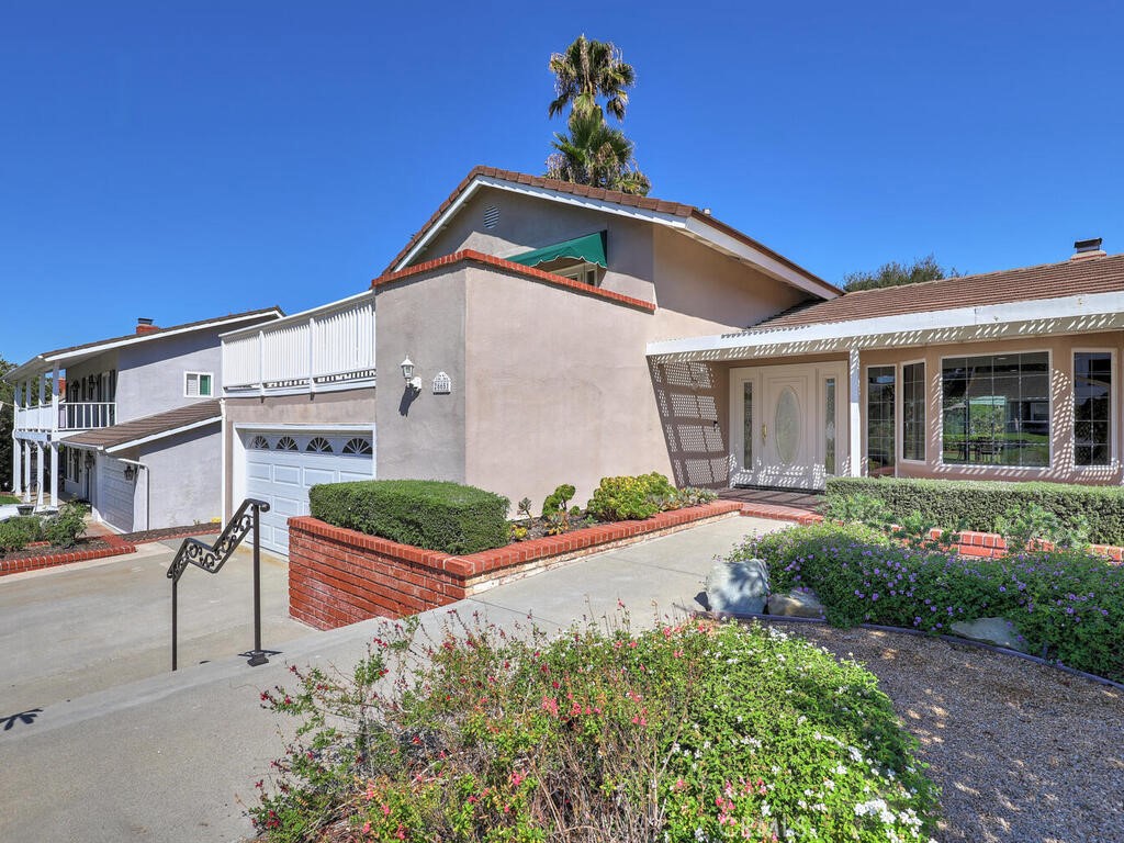 26651 Saddleback Dr