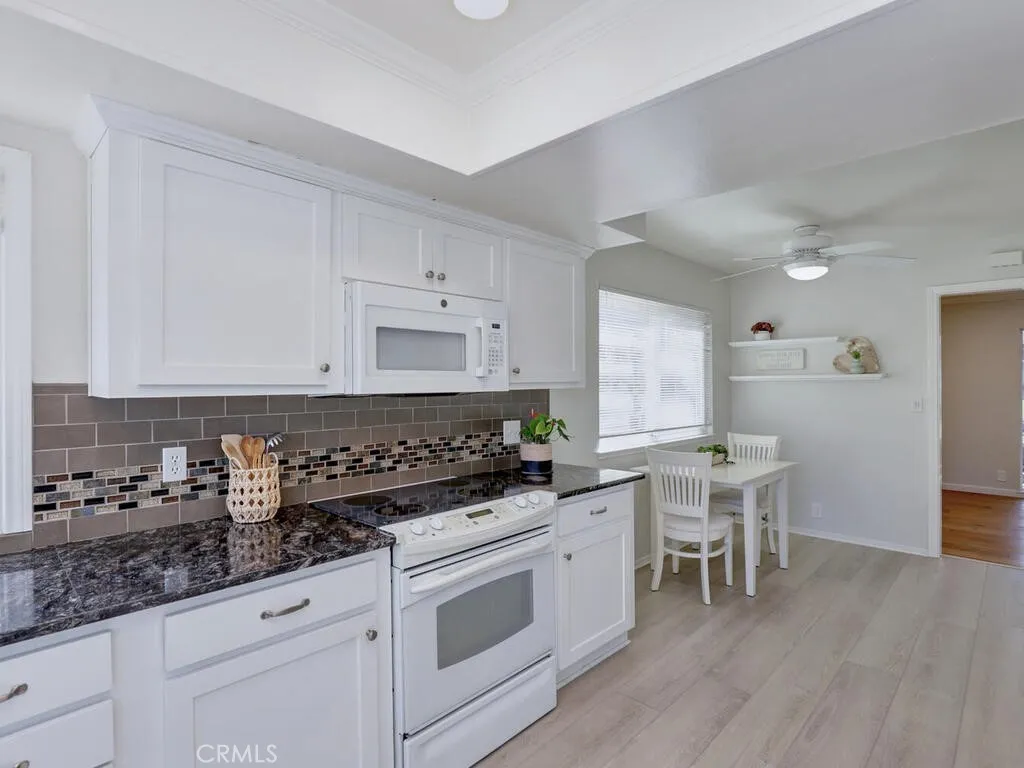 Mission Viejo, California 92691, United States, 3 Bedrooms Bedrooms, ,3 BathroomsBathrooms,Residential,Pending,201354