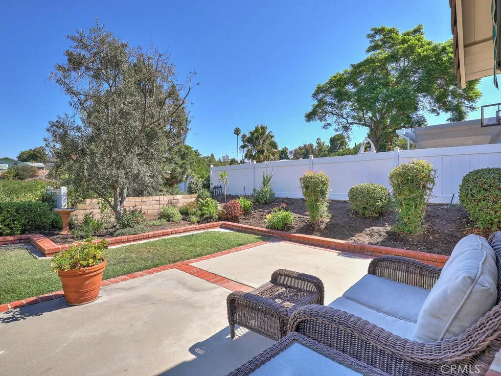 Mission Viejo, California 92691, United States, 3 Bedrooms Bedrooms, ,3 BathroomsBathrooms,Residential,Pending,201354