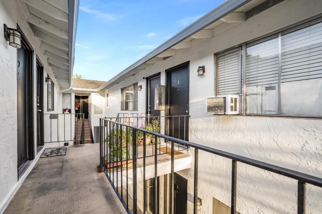 742 S 9th Street