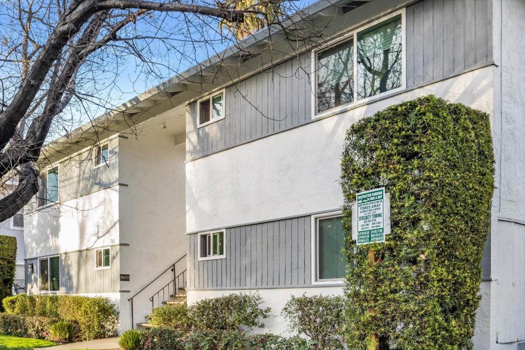 742 S 9th Street