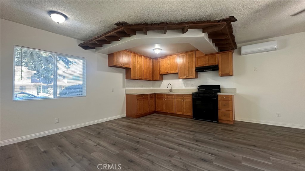 This beautifully renovated 1st floor 3-bedroom, 2-bath front unit is located in the heart of downtown Alhambra. Updates include brand-new SPC flooring, a modern kitchen with quartz countertops and stylish bathrooms. The prime location offers easy access to the 10 Freeway and is just minutes from Pasadena. You’ll also find Costco, Target, shopping, dining, schools, and local parks nearby—all within a short drive or walking distance. We gladly accept Section 8 and third-party payments.