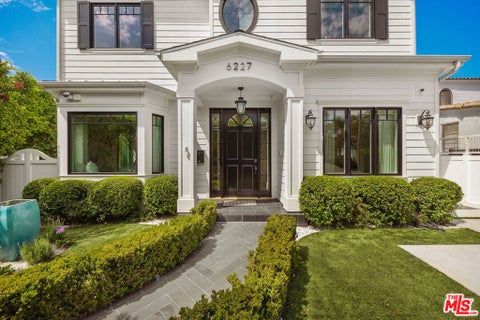 Photo of 6227 W 5th Street, Los Angeles, CA 90048 (MLS # 26856439)