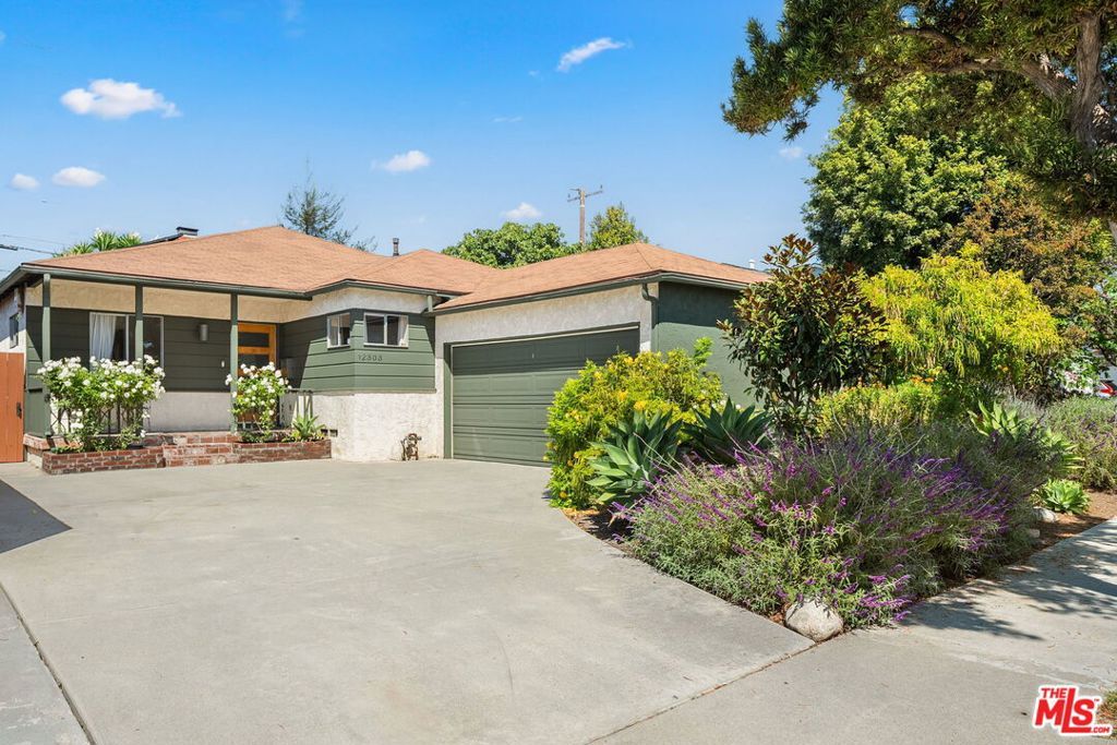 Photo of 12303 Herbert Street, Los Angeles, CA 90066 (MLS # 25597203)