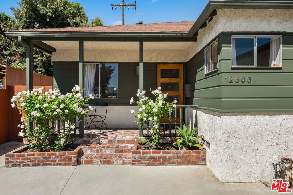 Photo of 12303 Herbert Street, Los Angeles, CA 90066 (MLS # 25597203)
