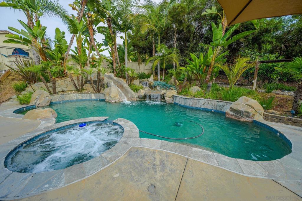 2889 Camden Dr
