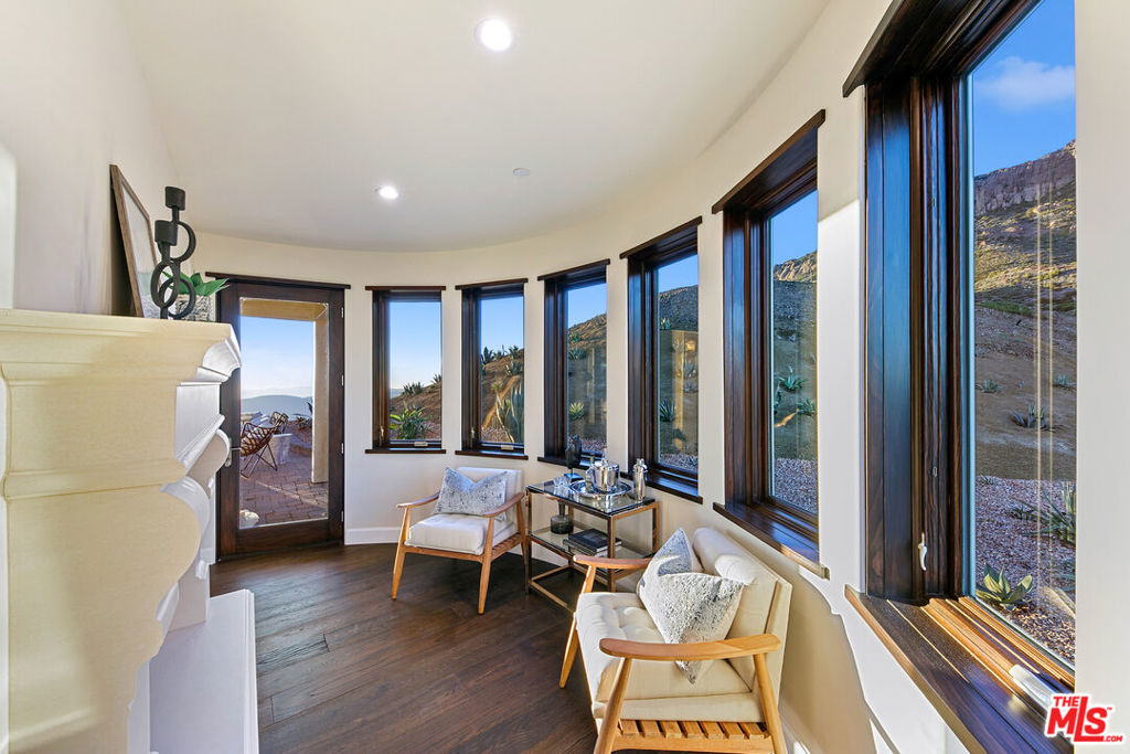 8567 Rd Mipolomol Road