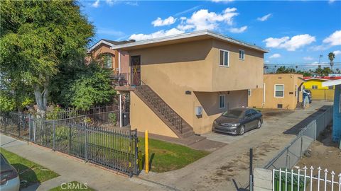 Photo of 141 W 83rd St, Los Angeles, CA 90003 (MLS # DW25238910) Photo of 141 W 83rd St, Los Angeles, CA 90003 (MLS # DW25238910)