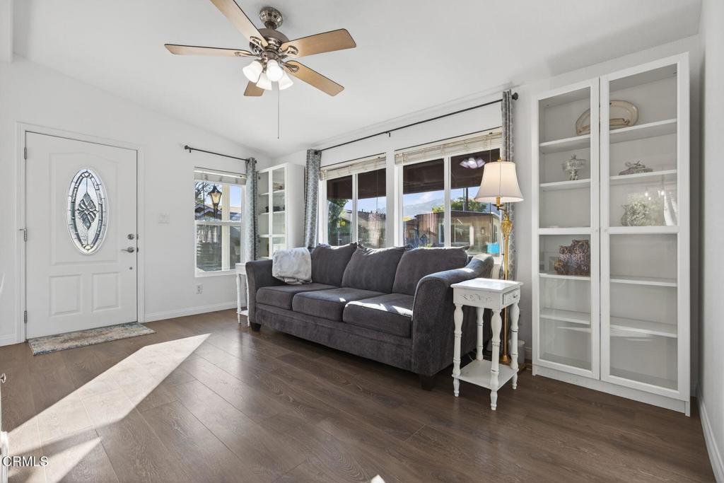 9097 N Ventura Avenue 1