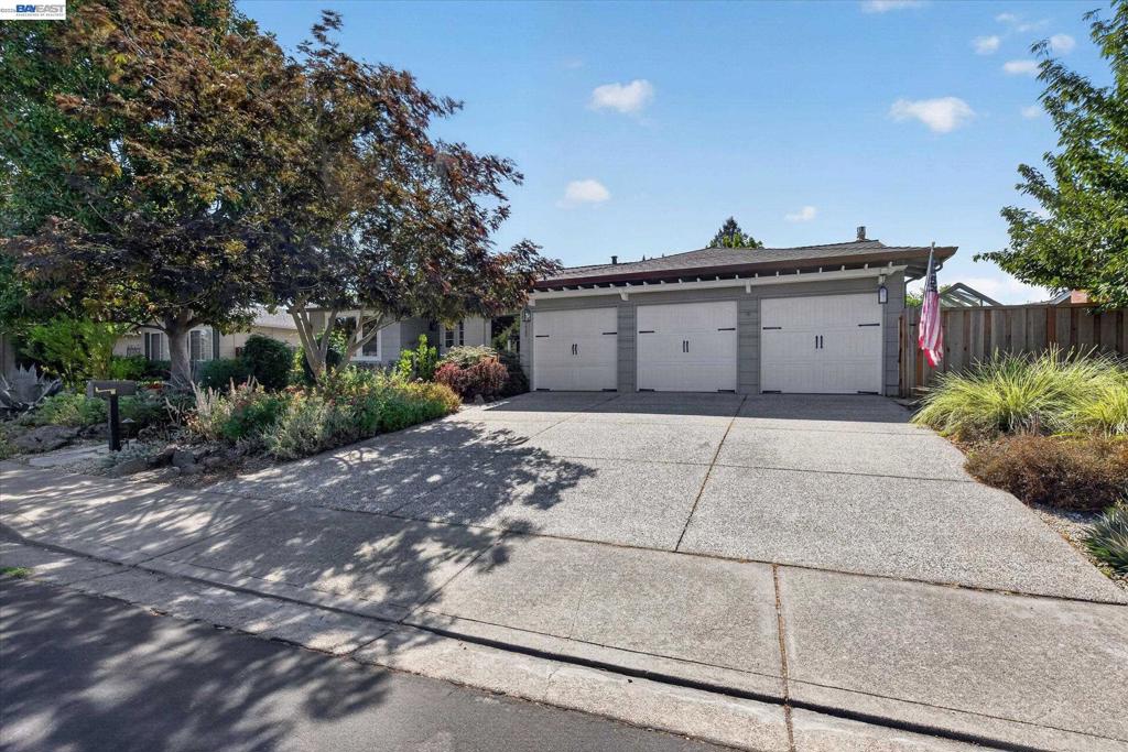 3425 Canfield Dr