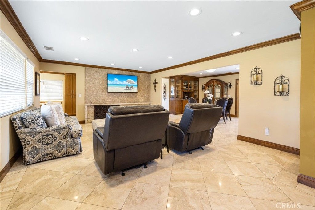 Photo of 401 Holmwood Drive, Newport Beach, CA 92663 (MLS # OC26093542)