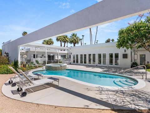Photo of 958 E Mesquite Avenue, Palm Springs, CA 92264 (MLS # 219132180DA)