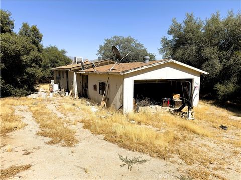 Photo of 256 Rockhaven Road, Wofford Heights, CA 93285 (MLS # SR25185320) Photo of 256 Rockhaven Road, Wofford Heights, CA 93285 (MLS # SR25185320)