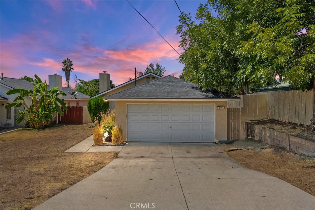 Welcome to 2170 La Verne Ave, a charming single-story home tucked away in the welcoming city of Highland, CA. This 3-bedroom, 2-bathroom home spans 1,222 square feet and offers a warm and inviting layout that’s perfect for comfortable living. Recently refreshed with new floors, fresh paint, a brand-new HVAC system, and an updated kitchen, this home blends modern upgrades with everyday comfort.
As you step inside, you’ll notice how the space flows easily from the living area into the kitchen and dining space, making it a great place to relax or gather with family. Each bedroom provides a cozy retreat, while the bathrooms are designed with functionality in mind.
Outside, the property gives you room to enjoy the outdoors—whether it’s for weekend barbecues, a small garden, or just soaking up the sunny California weather. Highland itself is known for its community feel and close proximity to the mountains, parks, and schools, giving you both convenience and a touch of nature.
This home is a wonderful opportunity for anyone looking to settle into a move-in ready space in a great location.