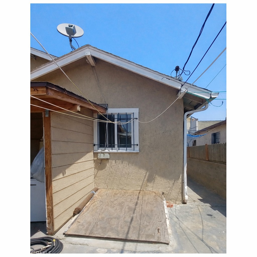 1354 W 84th Street