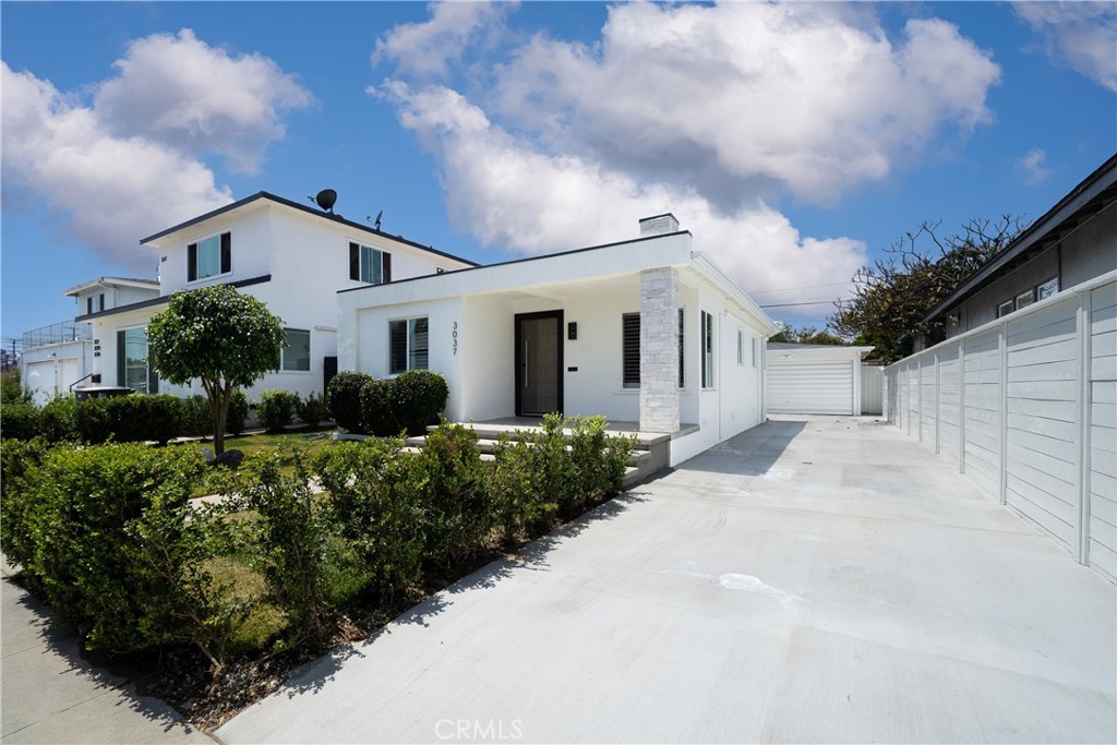 3037 Pacific Avenue