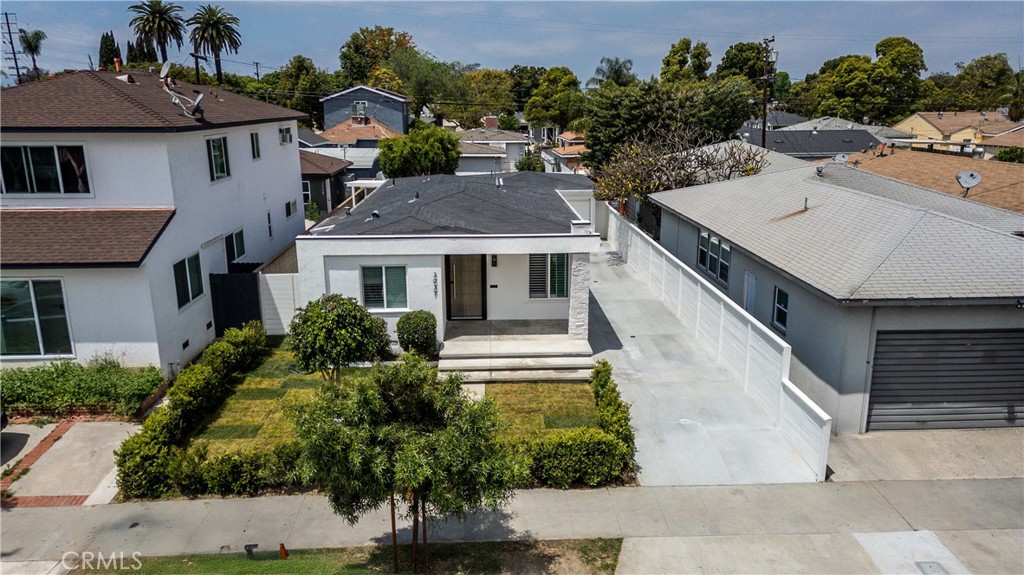 3037 Pacific Avenue