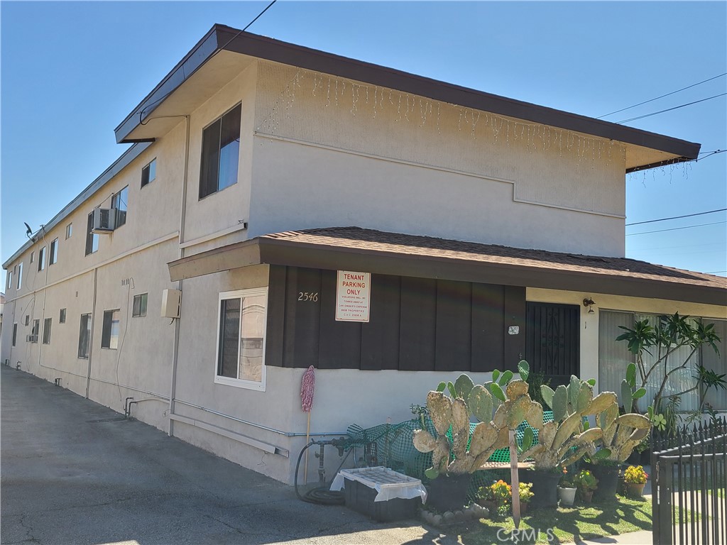 Huge opportunity for investors to get into CA’s ever lasting hot rental market!! This 13 bedrooms, 7 bathrooms, 7-units complex (2 bed/1 bath: 6 units, & 1 bd/1 bath) sprawls on a 6,046 sqft of living space, has a common laundry area, parking in the back and the front, and conveniently located near the Garvey commercial business; business district and Potrero Elementary. Remodeled between 2017/2018, the property is well kept and features upgrades
such as a newly installed roof, newer bathrooms and kitchens, carpets, and a new electrical panel. Renters are on a yearly lease basis and the leases
will be transferred to the buyer(s). The chance to become an investor/landlord in California is becoming few and far in between. This one is no exception to the rule and is expected to go fast!
