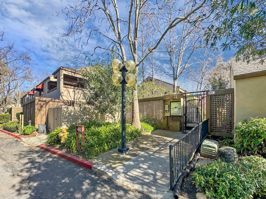 443 Alberto Way 115