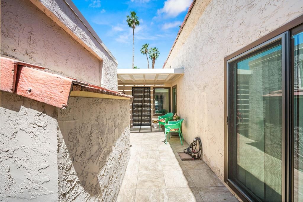 Photo of 68390 Calle Barcelona, Cathedral City, CA 92234 (MLS # 219146527DA)