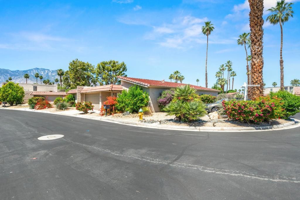 Photo of 68390 Calle Barcelona, Cathedral City, CA 92234 (MLS # 219146527DA)