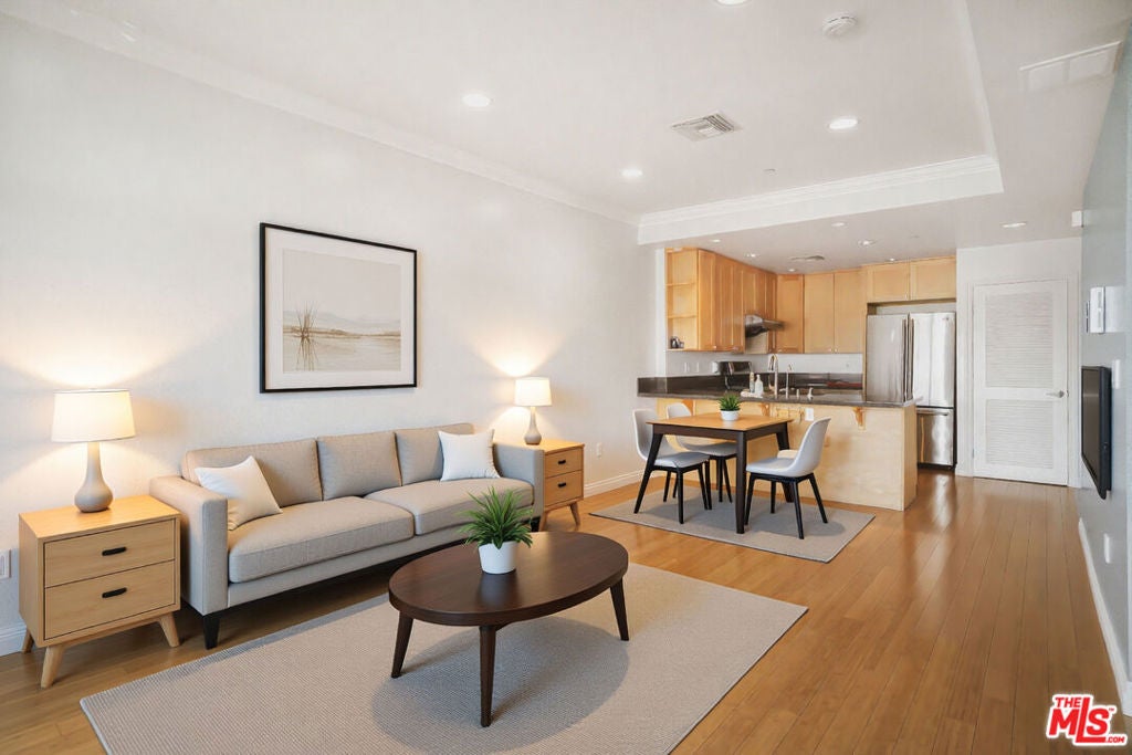 3061 W 12th Place 308, Los Angeles CA 90006