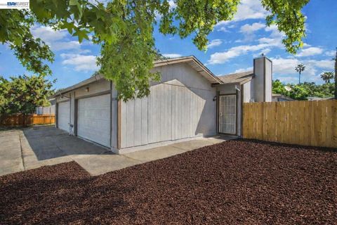Tiny photo for 8710 8710 Kelley Dr Dr, Stockton, CA 95209 (MLS # 41126321)
