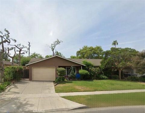 Photo of 3095 W Bellaire Way, Fresno, CA 93722 (MLS # DW25241447)