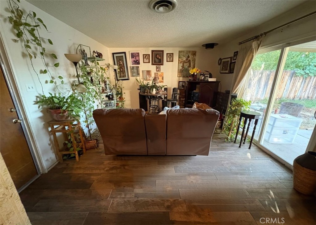 3095 W Bellaire