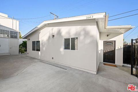 Photo of 1642 S Crest Drive, Los Angeles, CA 90035 (MLS # 26642487)