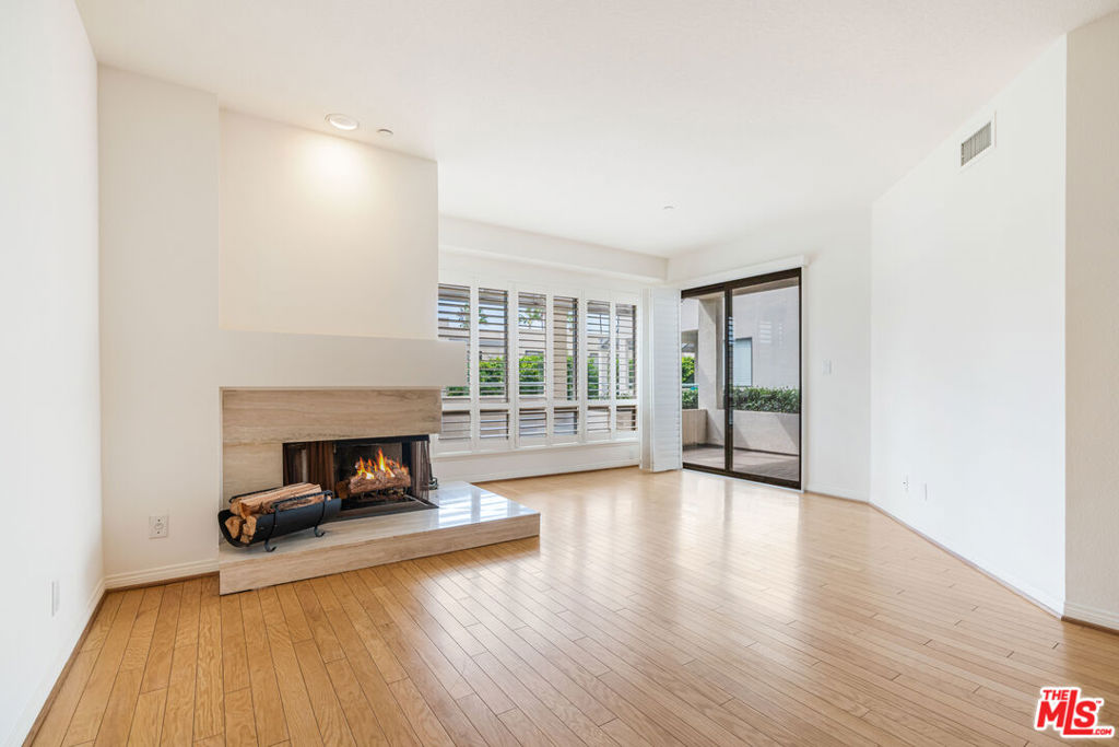 Properties 3 110 Ocean Park Boulevard 213