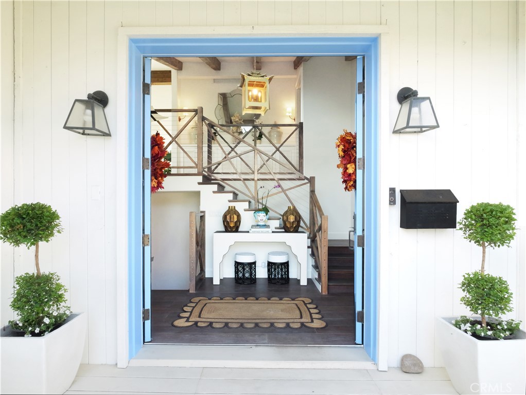 207 S Poinsettia Avenue