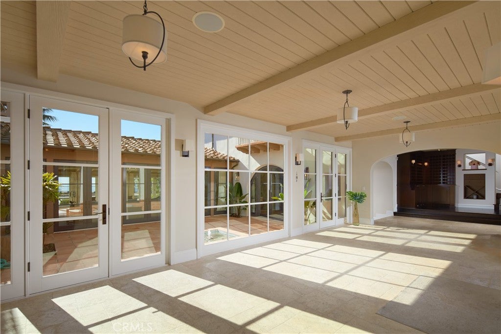 10 Shore Walk