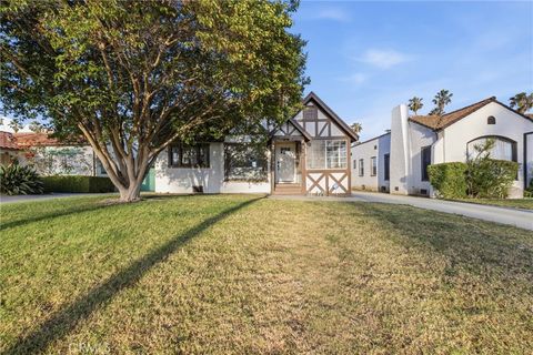 Photo of 5612 S Rimpau Blvd, Los Angeles, CA 90043 (MLS # DW26095143)