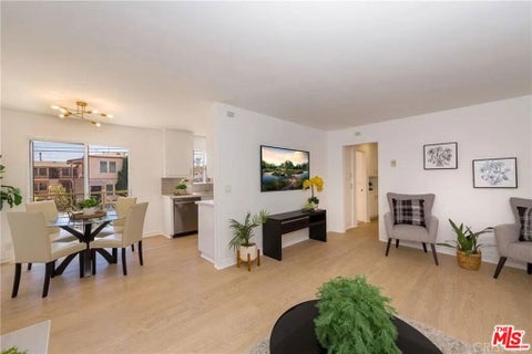 Photo of 4350 Berryman Avenue #10, Los Angeles, CA 90066 (MLS # 26988865)