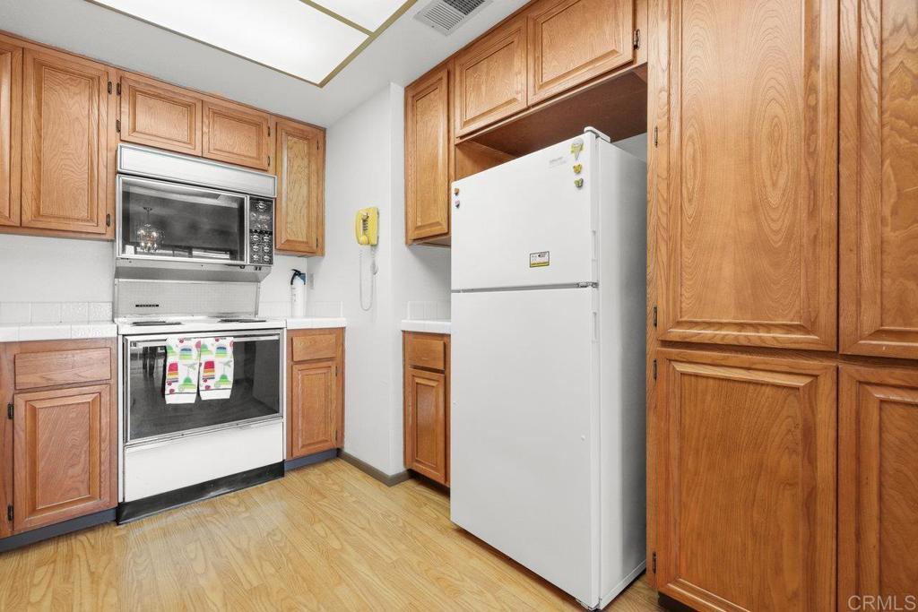 1079 Las Rosas Court