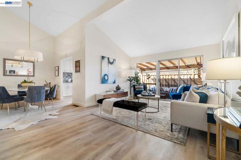 Photo of 1371 Cherrywood Sq Sq, San Jose, CA 95117 (MLS # 41133065)