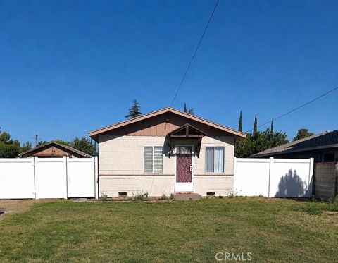 Photo of 950 Michigan AVE, Beaumont, CA 92223 (MLS # PW26111147)