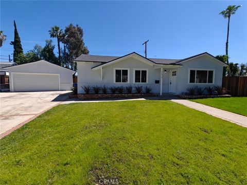 Photo of 7630 Minstrel Ave, Canoga Park, CA 91304 (MLS # SB26088816)