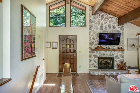 Photo of 2378 Rim Of The World Drive, Running Springs, CA 92382 (MLS # 26695571)