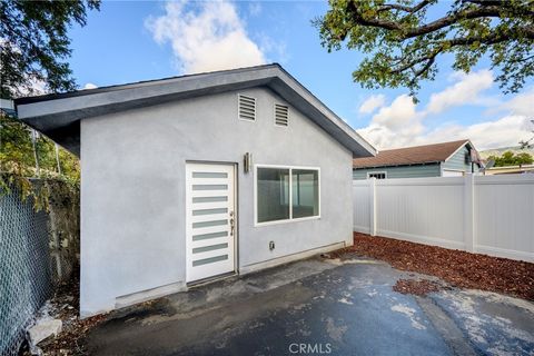 Photo of 10331 Scoville Avenue, Sunland, CA 91040 (MLS # GD25278936)