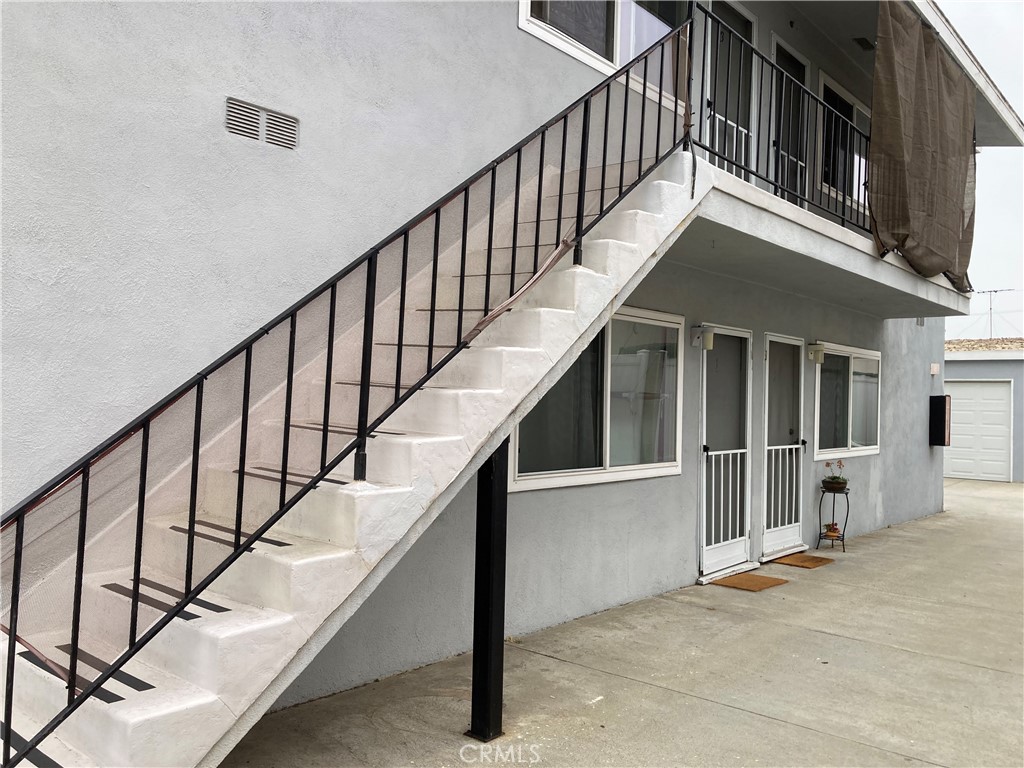 2607 Rockefeller Lane