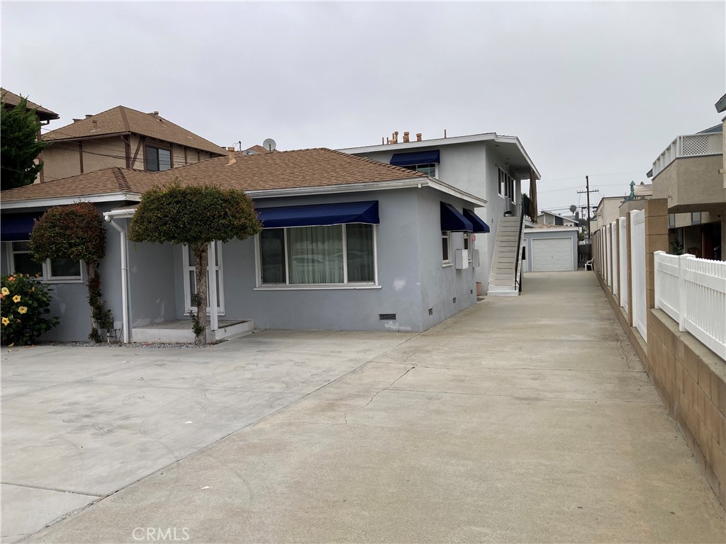 Fully renovated back in 2019. Front house and 4-unit 2-story apartment building with the rear garage & laundry room. All 2bed-1bath 5 units. 2-car parking in the front for the front house and 1-car garage for other 4 units. The garage with the laundry is in the back and ADU potential for value-up. Buyer & buyer's agent to verify it.