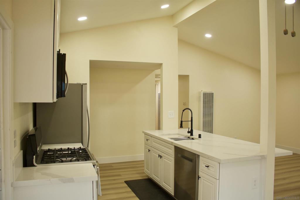 4956 Ocean View Blvd