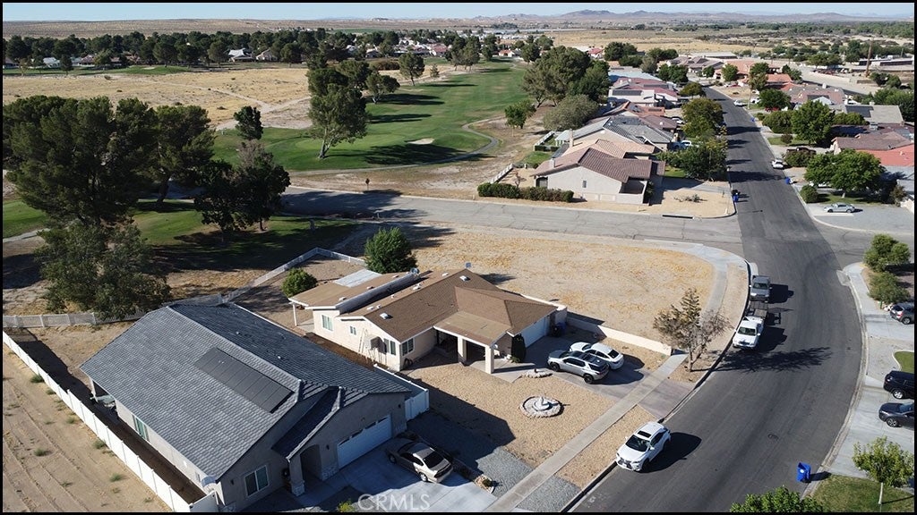 27400 Cloverleaf Lane