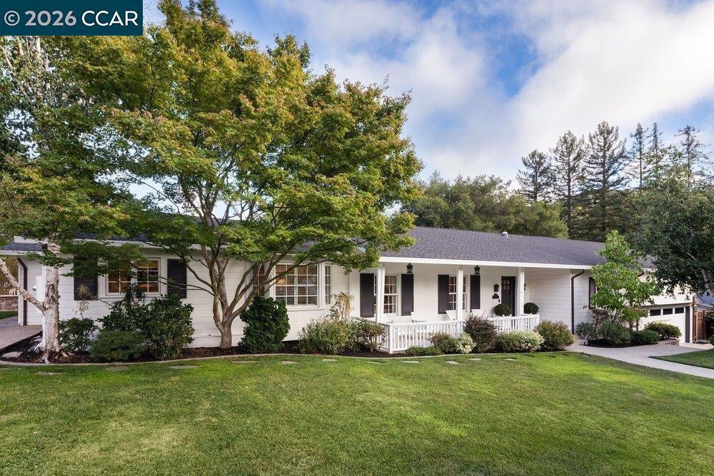 42 Brookside Rd RD, Orinda CA 94563